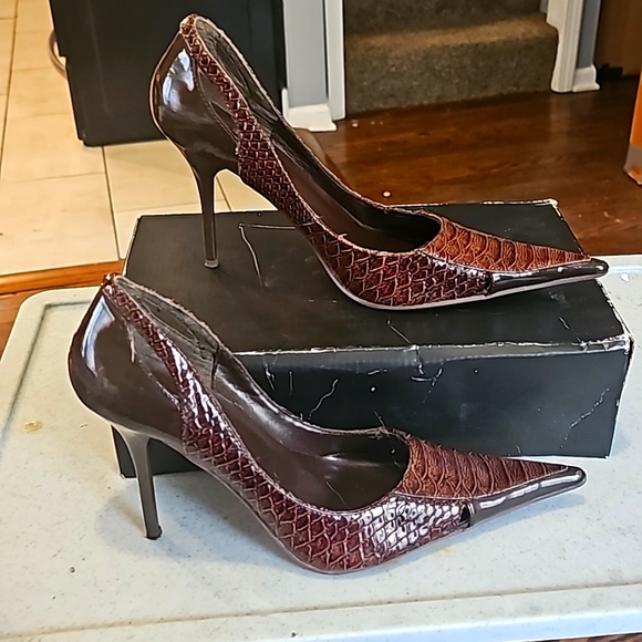 Michael Antonio Designer Shoes, Sz 8.5, Brown Patent Leather, Pointy Toe, 4" Hee - Picture 5 of 12